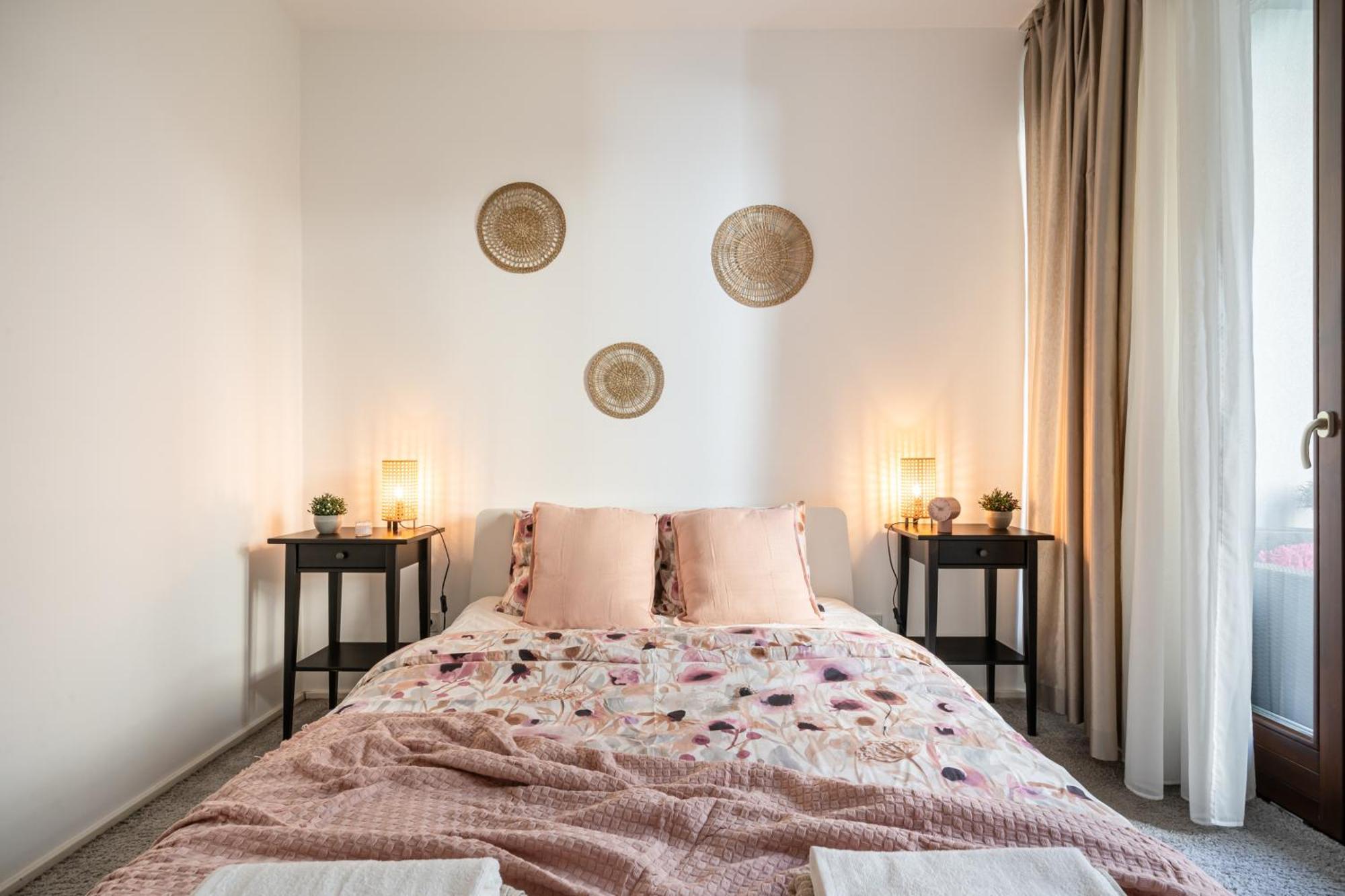 Home Of Serenity - 2 Bdr, Free Parking And Terrace Budapest Exterior foto