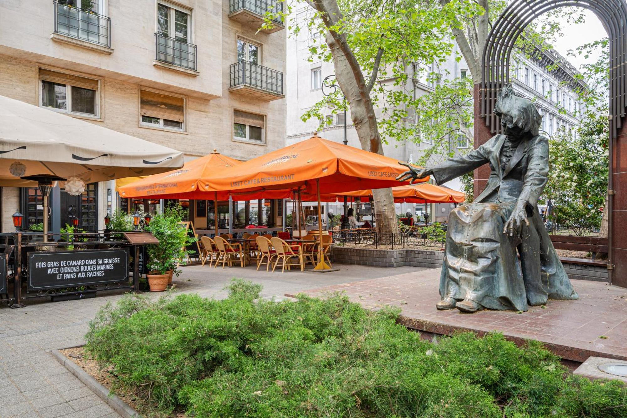 Home Of Serenity - 2 Bdr, Free Parking And Terrace Budapest Exterior foto